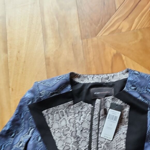 BCBGMaxAzria Blue and Black Snake Print Blazer- Women's Size Medium (NWT) - Picture 6 of 6